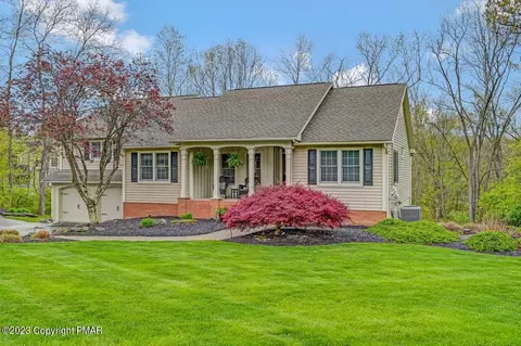 26 Stone Gate Dr, East Stroudsburg, PA 18301