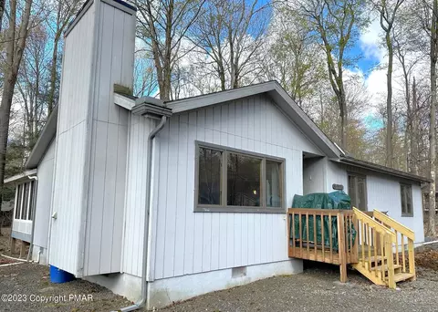 446 Maxatawny Dr, Pocono Lake, PA 18347