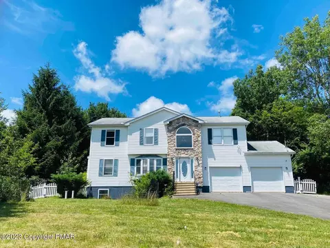 1655 Glade Dr, Long Pond, PA 18334