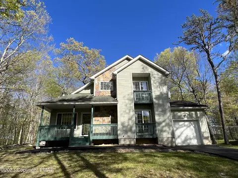 125 Porcupine Ct, Bushkill, PA 18324