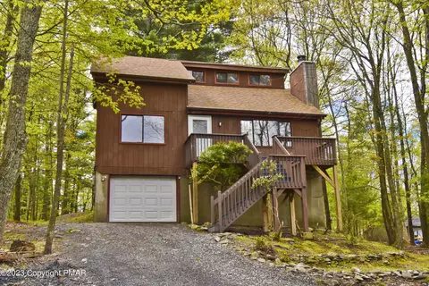 158 Clubhouse Dr, East Stroudsburg, PA 18302