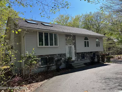 185 Long Woods Rd, Tobyhanna, PA 18466