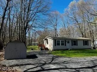 68 Fox Hill Rd, Albrightsville, PA 18210