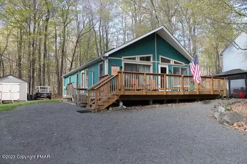 7234 Winnebago Dr, Pocono Lake, PA 18347
