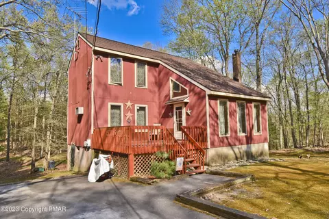 8 Norman Dr, East Stroudsburg, PA 18302