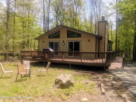 41 Livingston Ln, Clifton Township, PA 18424