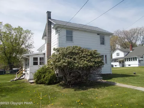 206 Homestead Dr, Tobyhanna, PA 18466
