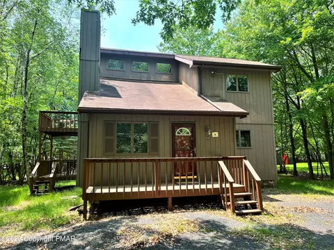 9 Keats Ln, Albrightsville, PA 18210
