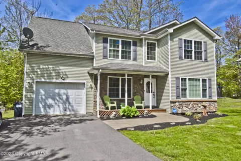 2143 Warwick Cir, Tobyhanna, PA 18466