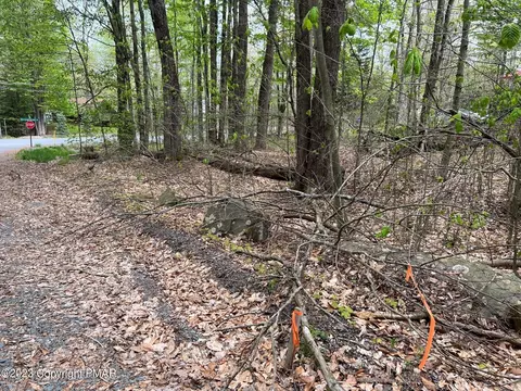 Lake Shore Dra 5, Pocono Lake, PA 18347