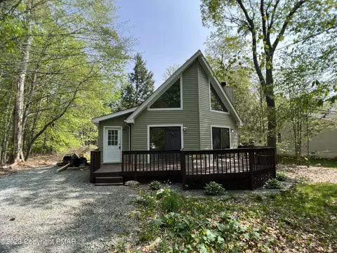 6391 Cherokee Trl, Tobyhanna, PA 18466