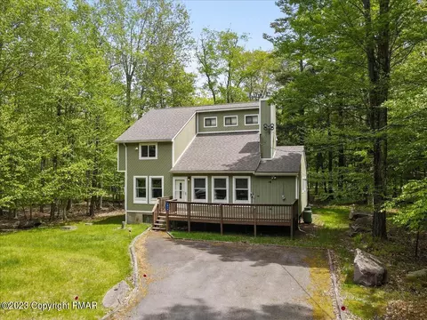 1014 Skihill Dr, Newfoundland, PA 18445