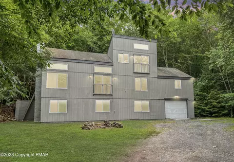 188 Elk Dr, Blakeslee, PA 18610