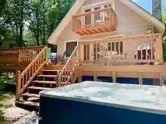 1422 Glade Dr, Long Pond, PA 18334