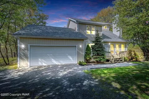 321 Clearview Dr, Long Pond, PA 18334