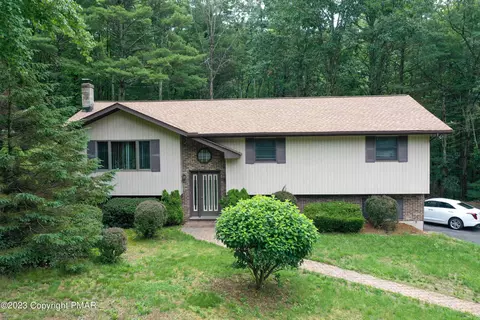 3112 Pine Woods Ct, Stroudsburg, PA 18360