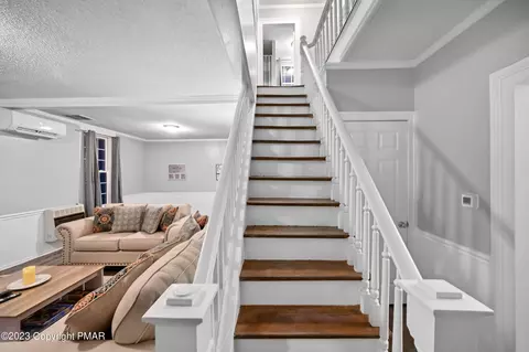 551 S Sterling Rd, Newfoundland, PA 18445
