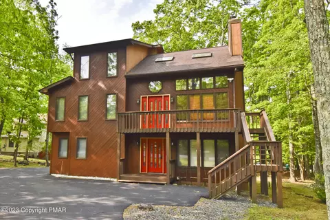 416 Hyland Dr, East Stroudsburg, PA 18301