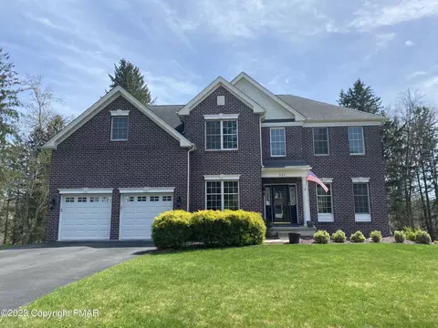 533 Tournament Ct, East Stroudsburg, PA 18302