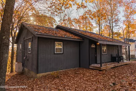 156 Murphy Cir, Bushkill, PA 18324