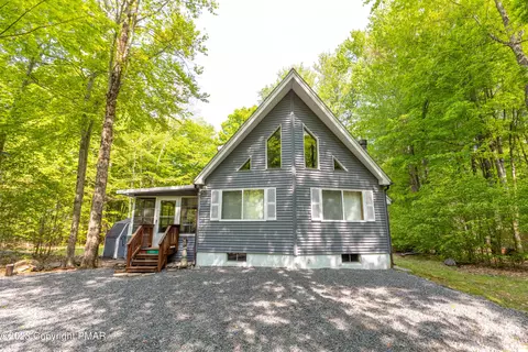 221 Croasdale Ct, Pocono Lake, PA 18347