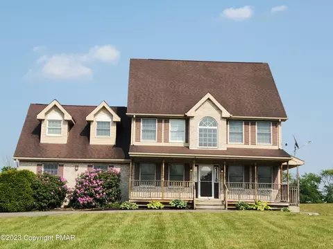 1280 Bunny Ln, Brodheadsville, PA 18322