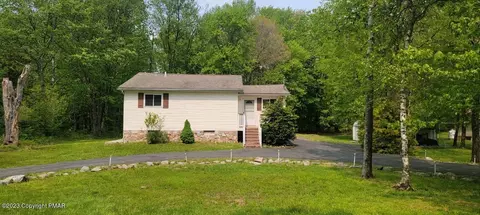148 Driftwood Dr, Blakeslee, PA 18610