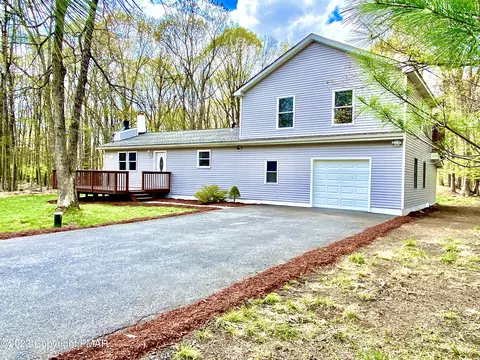 12702 Magnolia Dr, East Stroudsburg, PA 18302