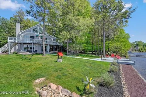 14 Longfellow Cir, Albrightsville, PA 18210