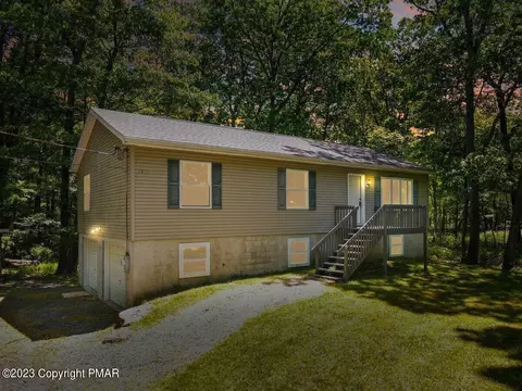 119 Gannet Dr, Henryville, PA 18332