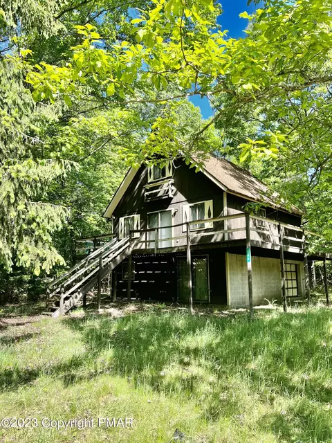 153 Magic Mountain Rd, Henryville, PA 18332