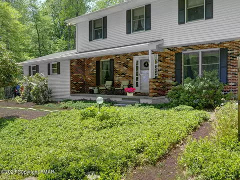195 Deibert Dr, Stroudsburg, PA 18360