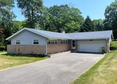 324 Wayne Ave, East Stroudsburg, PA 18301