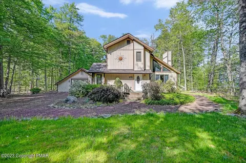 156 Crocketts Cres, Pocono Pines, PA 18350