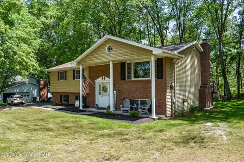 37 Edge Trl, Sugarloaf, PA 18249
