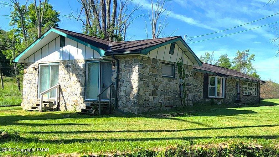 1272 Sarah St, Saylorsburg, PA 18353 36 Photos Movoto