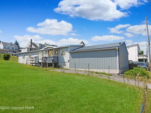 206 W Early Ave, Coaldale, PA 18218