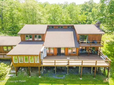 1615 Marjorie Ct, East Stroudsburg, PA 18302