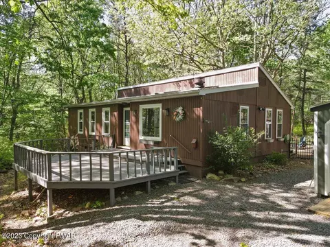 5 Berry Ln, Jim Thorpe, PA 18229