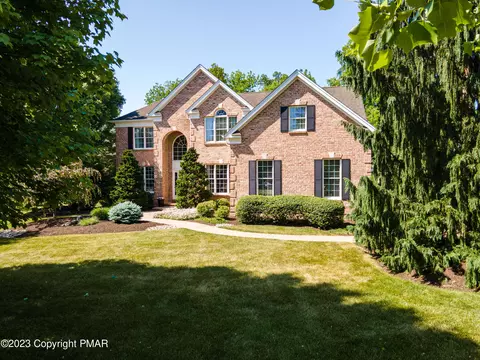 4110 Douglas Dr, Bethlehem, PA 18020
