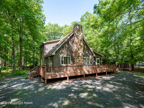45 Kipling Ln, Albrightsville, PA 18210