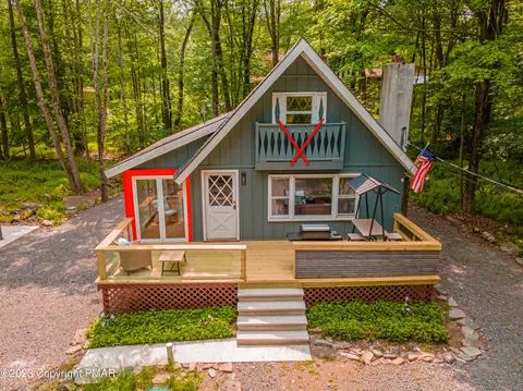 218 Onawa Trl, Pocono Lake, PA 18347