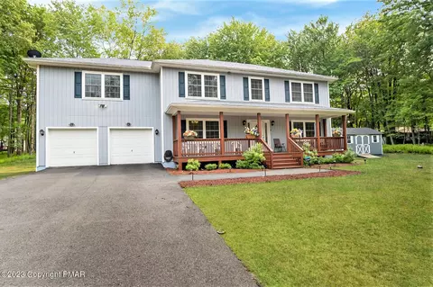 2219 Beaver Cir, Pocono Summit, PA 18346