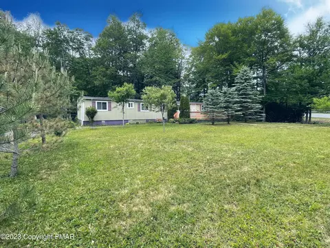200 Hellers Ln, Long Pond, PA 18334