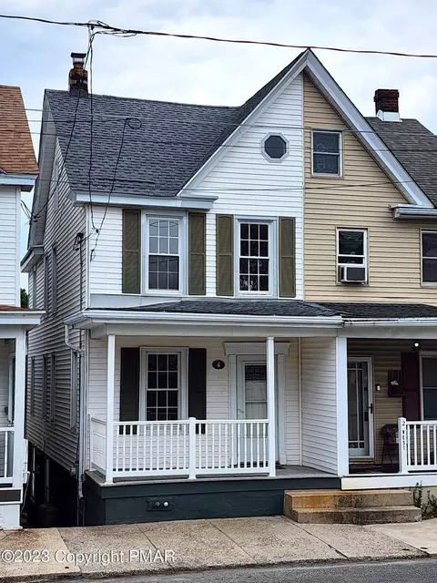 4 W Fell St, Summit Hill, PA 18250