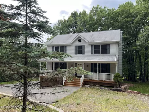437 Post Hill Rd, Henryville, PA 18332