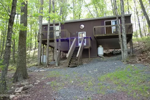 1080 Woodhaven Dr, White Haven, PA 18661