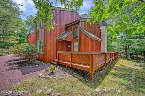 126 Doe Run, Lake Harmony, PA 18624