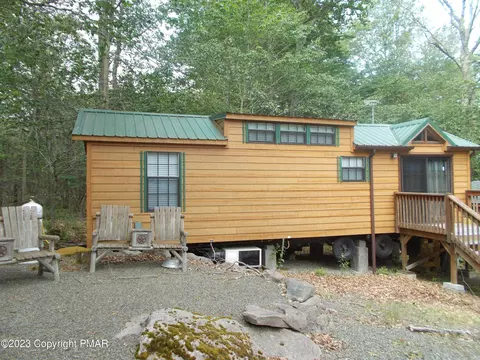 63 Winona Trl, Newfoundland, PA 18445