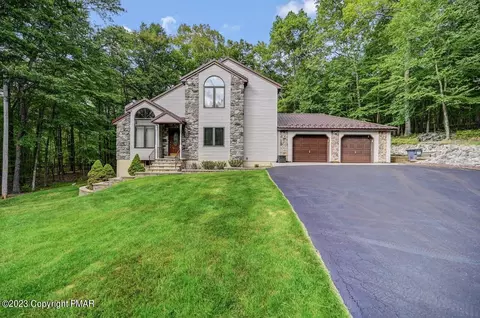 12012 Maplewood Dr, East Stroudsburg, PA 18302